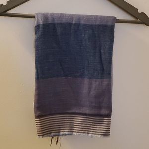 5️⃣ for $1️⃣5️⃣ Light scarf